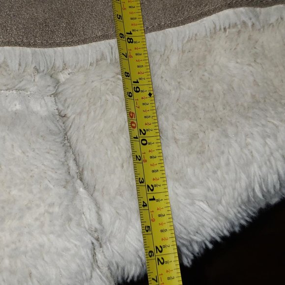 Olive & Oak luxury faux sherpa shearling sleeveless vest in beige and cream M - Picture 8 of 8